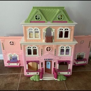 Fisher Price Loving Family Dollhouse